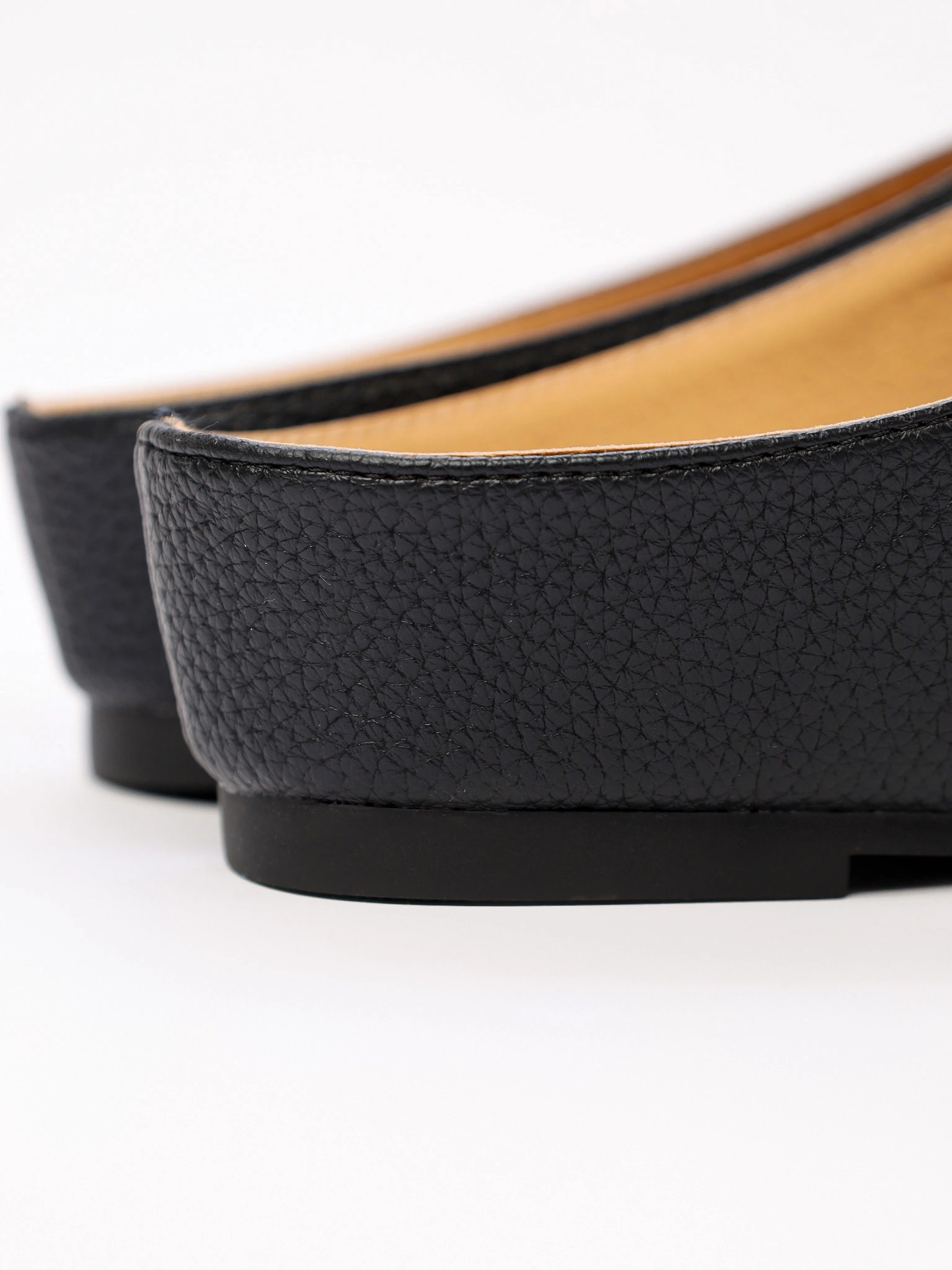 Сабо черного цвета на венском каблуке